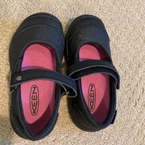 Never worn-Children’s Keen black leather Mary-Jane style shoes